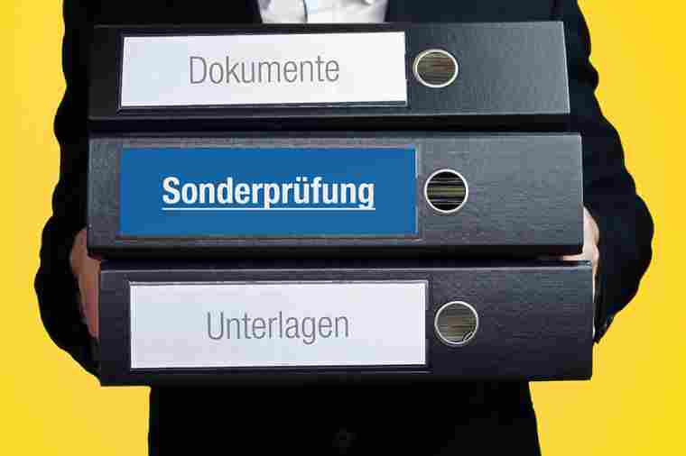 © MQ-Illustrations - stock.adobe.com Ordner für Dokument, Sonderprüfung und Unterlagen