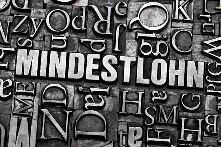 © Goss Vitalij - stock.adobe.com Schriftzug Mindestlohn